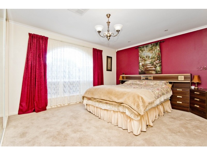 36 Landal Boulevard, Redwood Park SA 5097