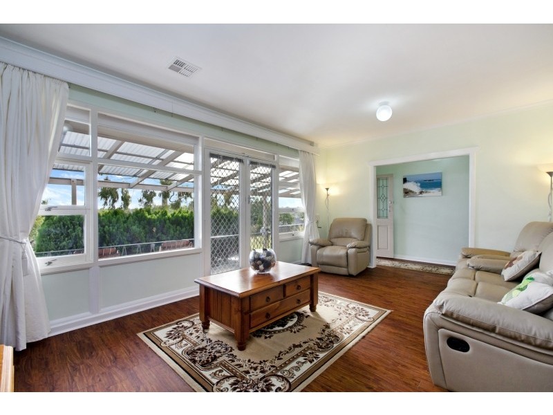 9 Bayvue Crescent, Ridgehaven SA 5097
