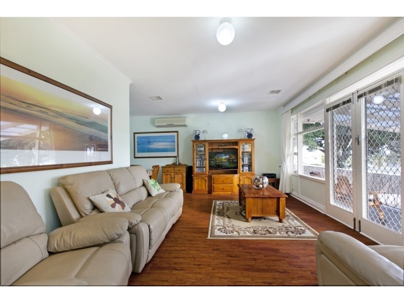 9 Bayvue Crescent, Ridgehaven SA 5097