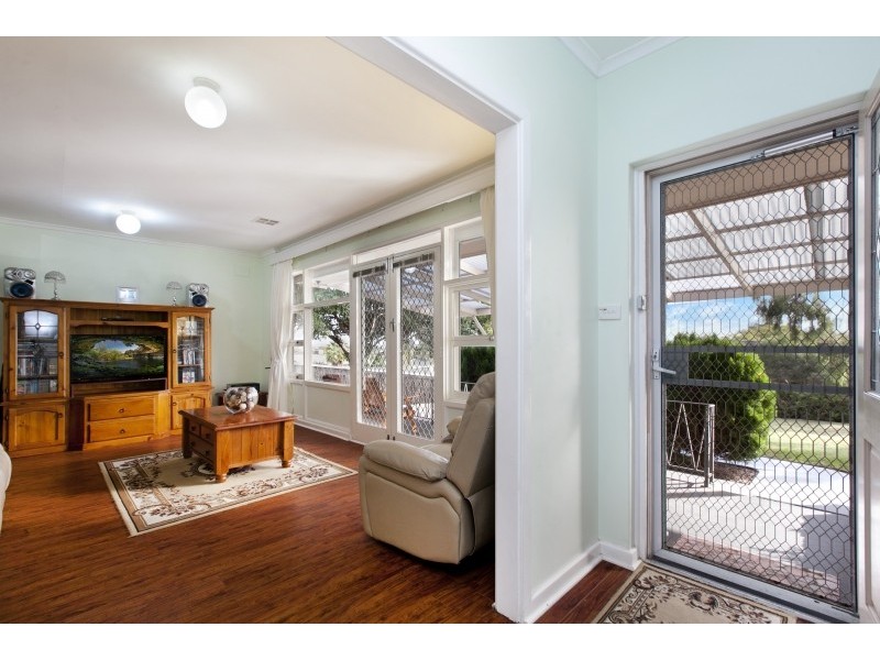 9 Bayvue Crescent, Ridgehaven SA 5097