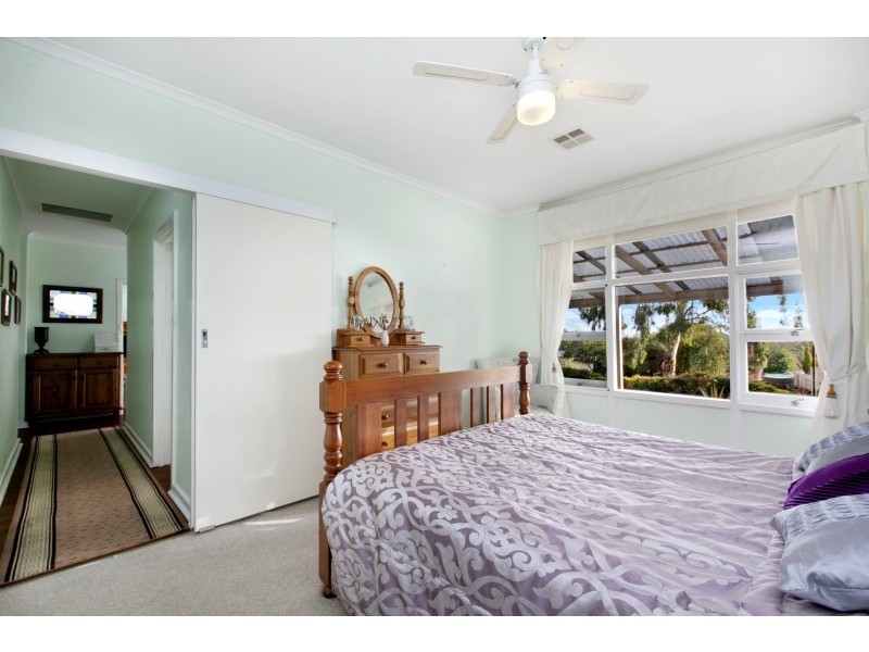 9 Bayvue Crescent, Ridgehaven SA 5097