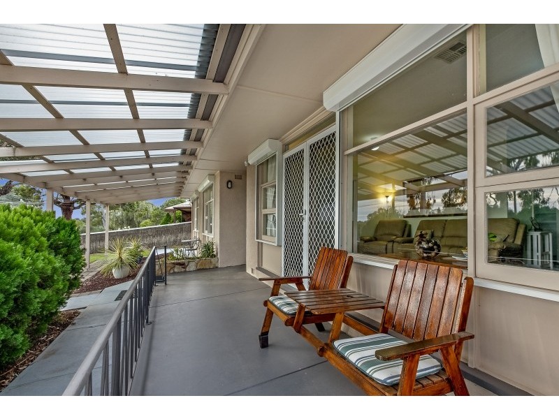 9 Bayvue Crescent, Ridgehaven SA 5097