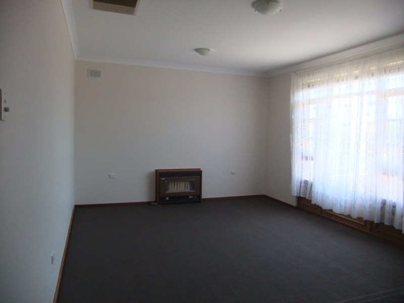 13 Gollop Crescent, Redwood Park SA 5097