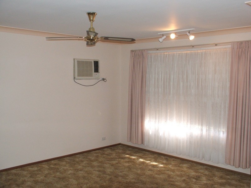 33 Far View Crescent, Ridgehaven SA 5097