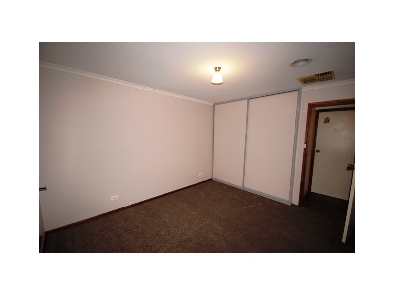 10 Maguire Cres, Burton SA 5110