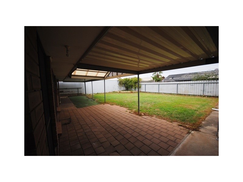 10 Maguire Cres, Burton SA 5110