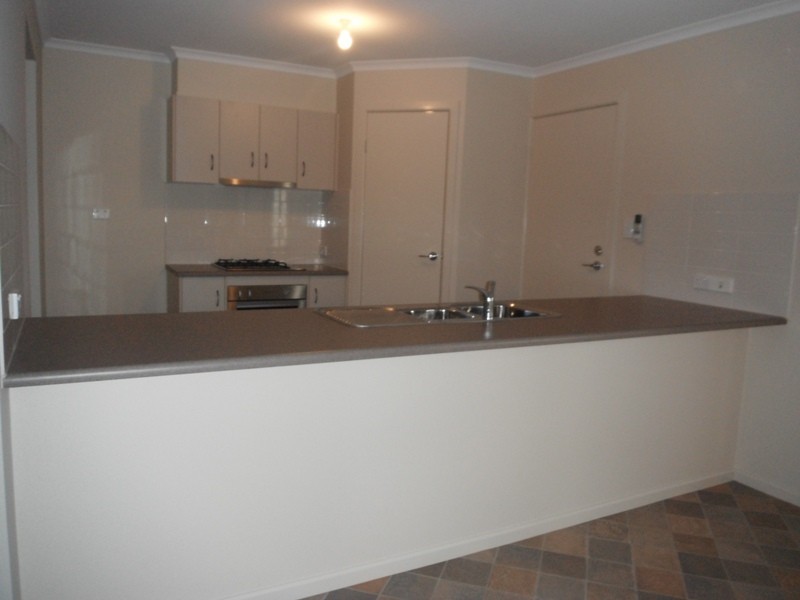 4 Lily Ave, Elizabeth Park SA 5113