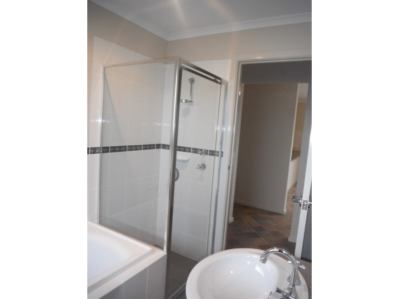 4 Lily Ave, Elizabeth Park SA 5113