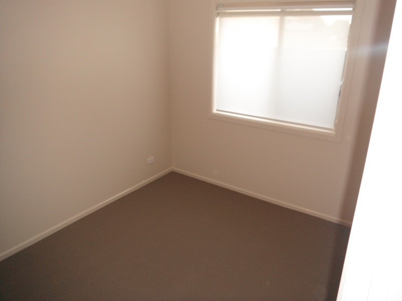 4 Lily Ave, Elizabeth Park SA 5113