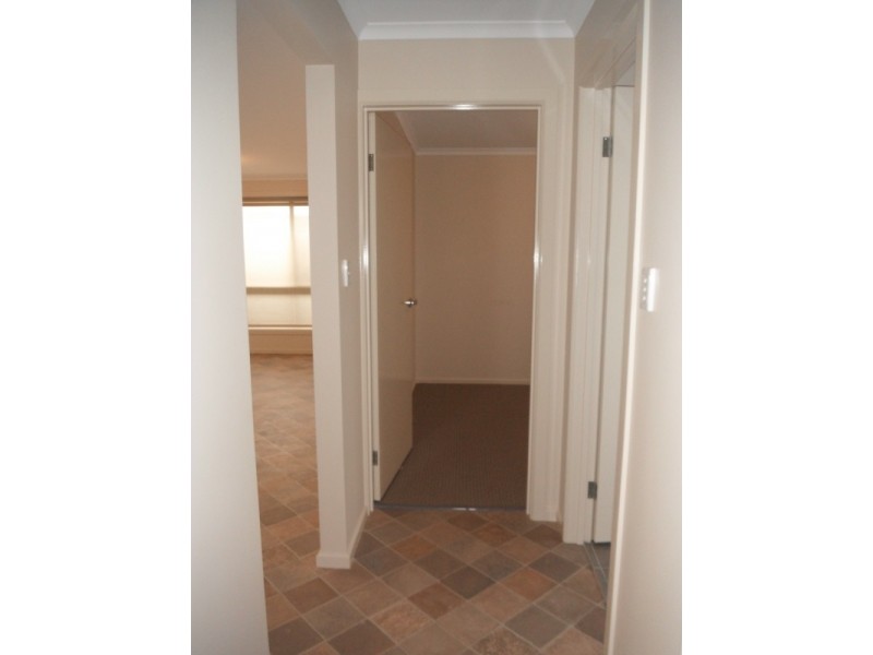 4 Lily Ave, Elizabeth Park SA 5113