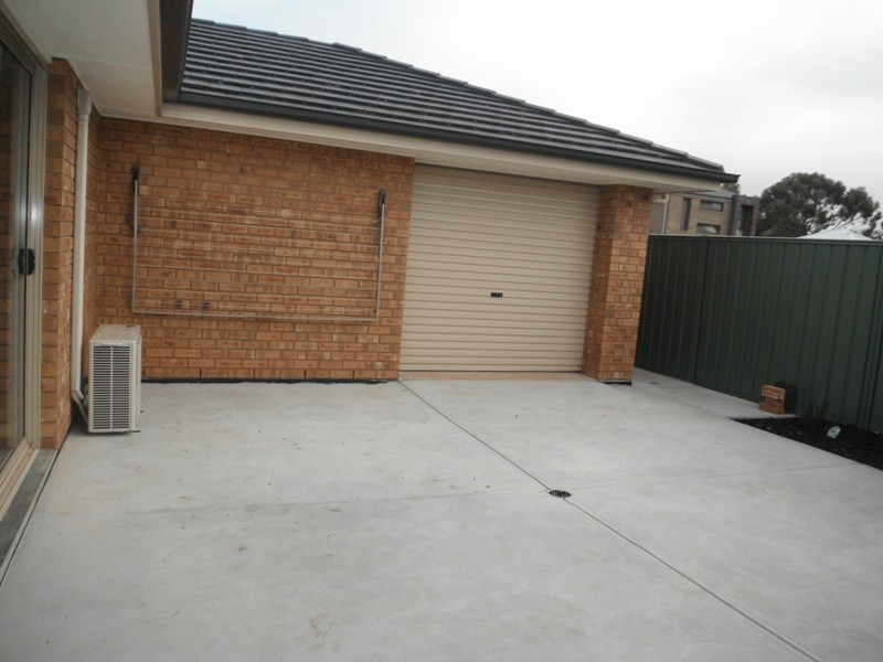 4 Lily Ave, Elizabeth Park SA 5113