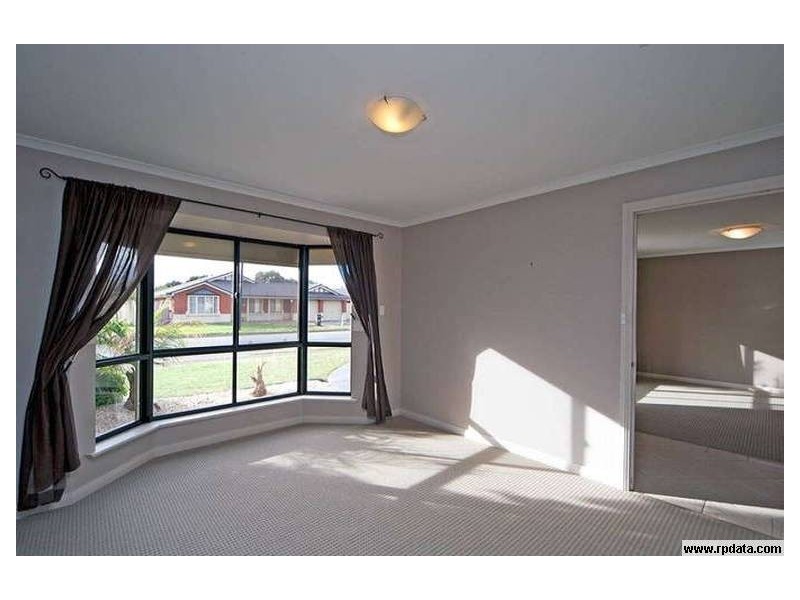 10 Castle Drive, Burton SA 5110