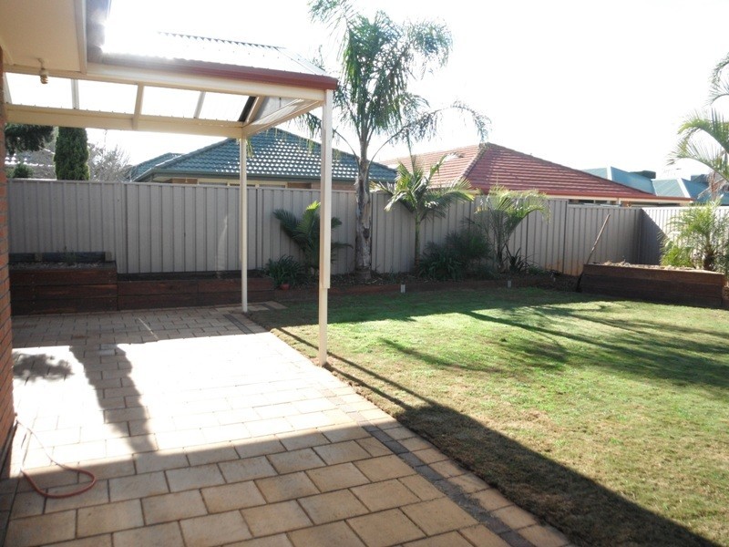 8 Rosecombe Place, Parafield Gardens SA 5107