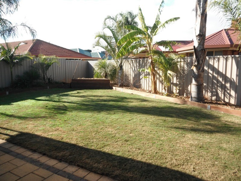 8 Rosecombe Place, Parafield Gardens SA 5107