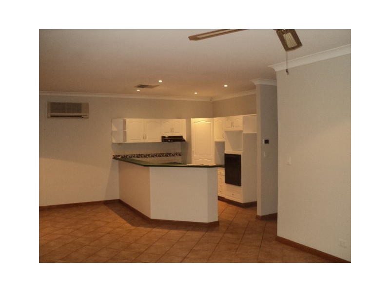 8  Hampton Drive, Oakden SA 5086