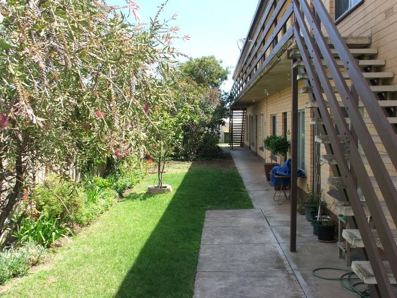 2/71 Spring Street, Queenstown SA 5014