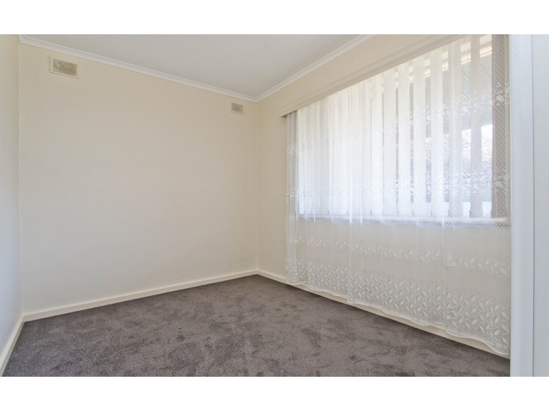 15 Hugh Avenue, Para Hills West SA 5096