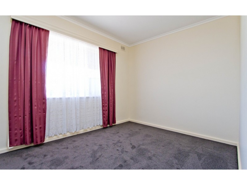 15 Hugh Avenue, Para Hills West SA 5096