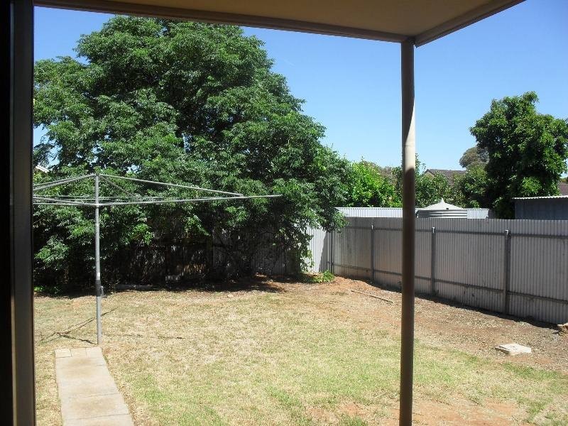 12  Winterbourne Road, Elizabeth Vale SA 5112