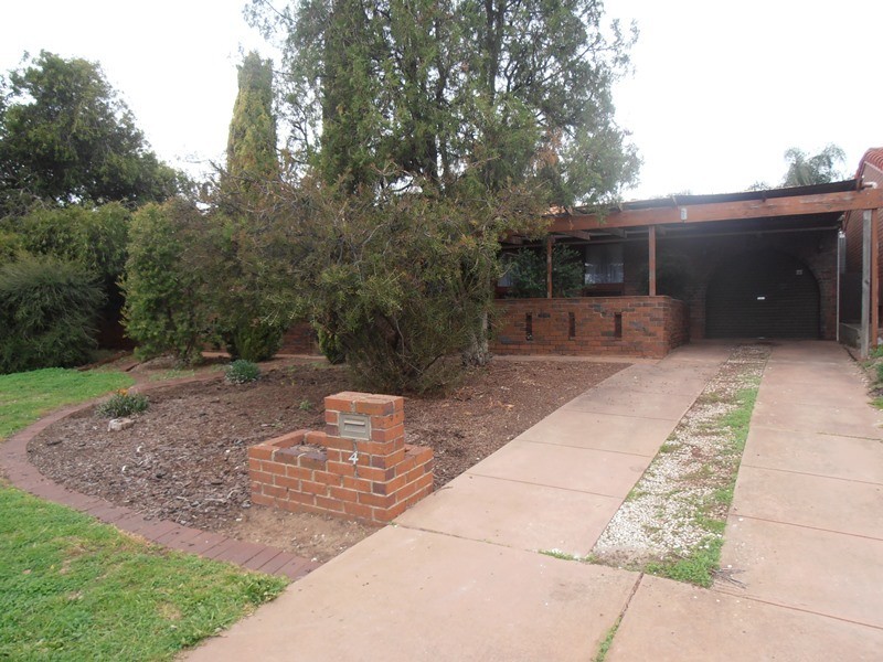 4 Roberts Crescent, Hope Valley SA 5090