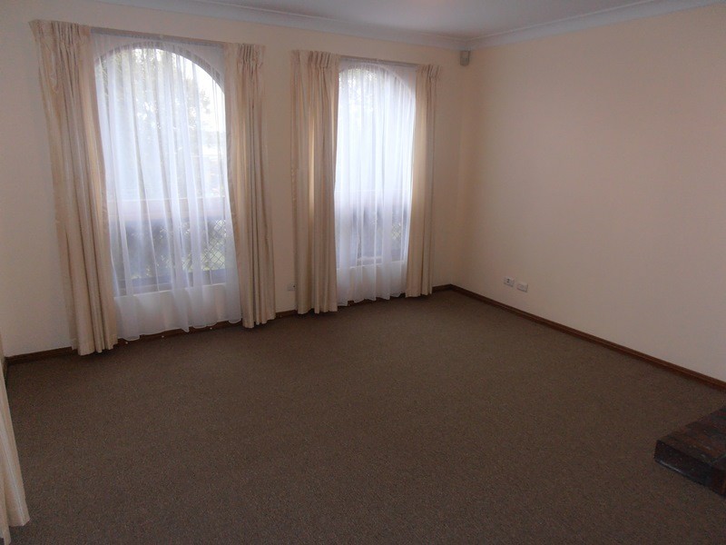 4 Roberts Crescent, Hope Valley SA 5090