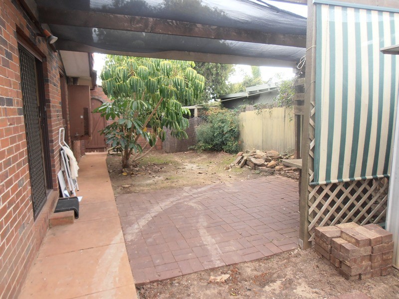 4 Roberts Crescent, Hope Valley SA 5090