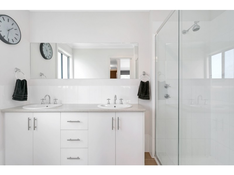 35 Greenwood Drive, St Agnes SA 5097