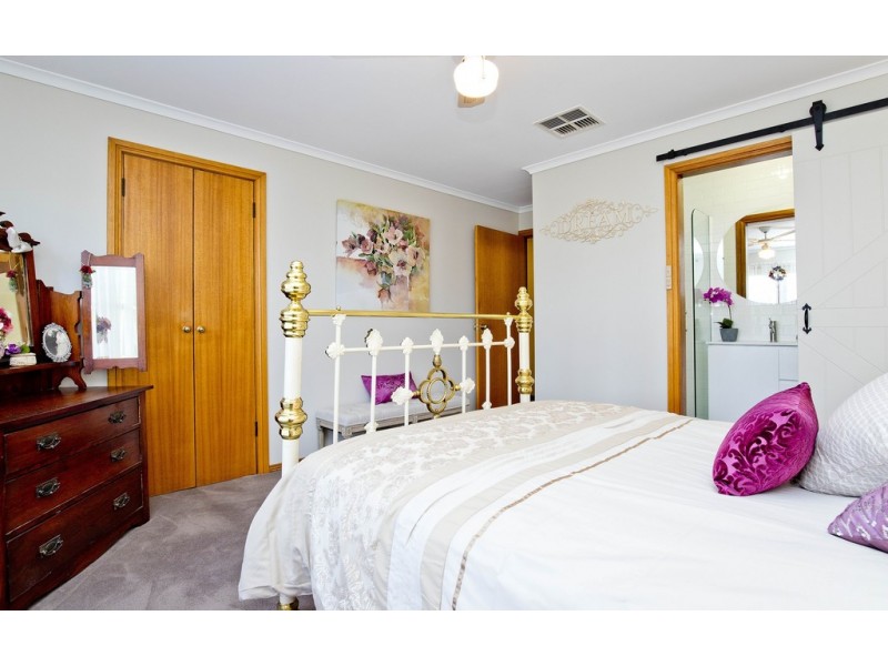 23 Grasslands Court, Wynn Vale SA 5127