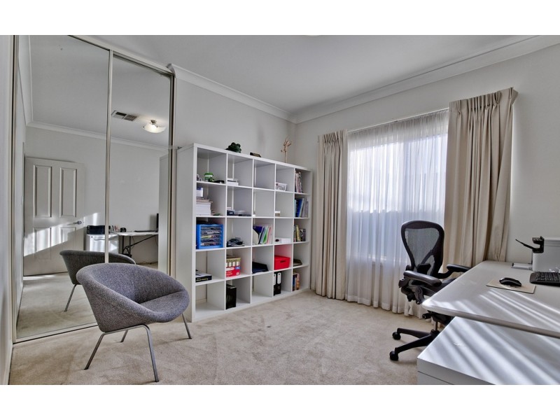 35 Newland Way, Mawson Lakes SA 5095