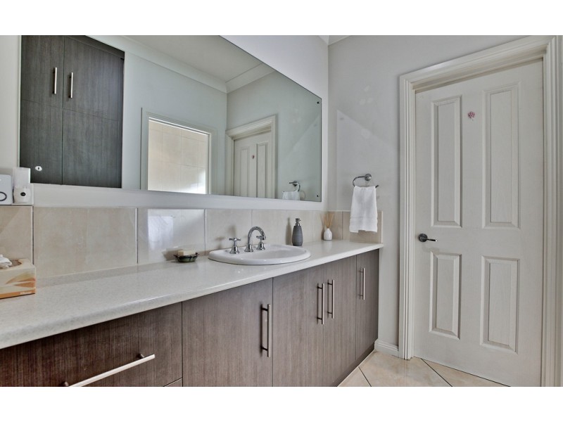 35 Newland Way, Mawson Lakes SA 5095