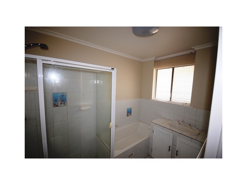 4 Katarama Road, Fairview Park SA 5126