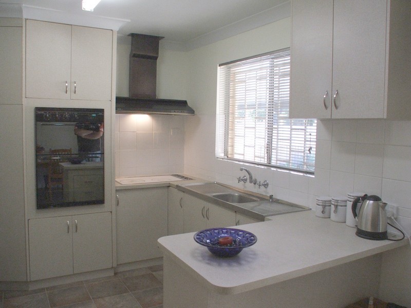 6 Bungana Avenue, Para Vista SA 5093