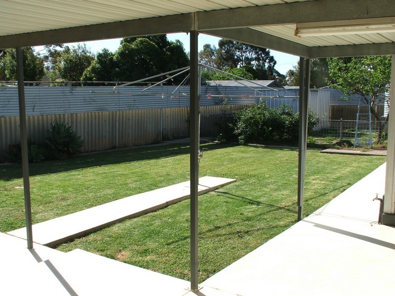 6 Bungana Avenue, Para Vista SA 5093