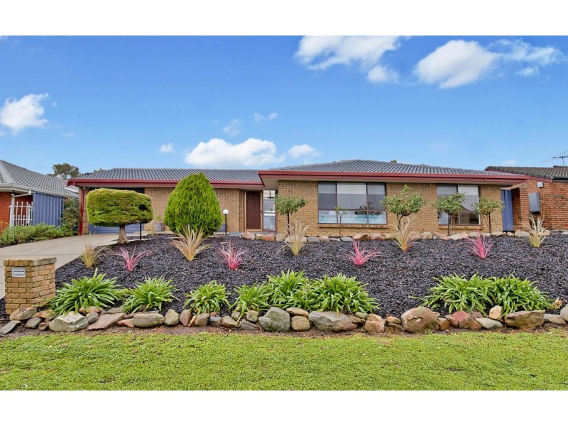 11 Blaxland Avenue, Wynn Vale SA 5127