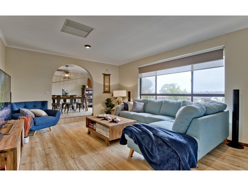 11 Blaxland Avenue, Wynn Vale SA 5127