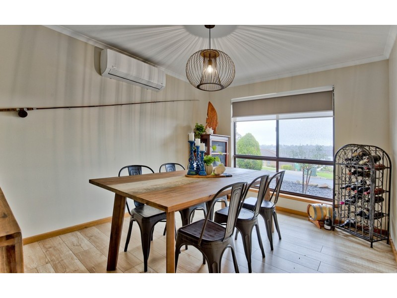 11 Blaxland Avenue, Wynn Vale SA 5127
