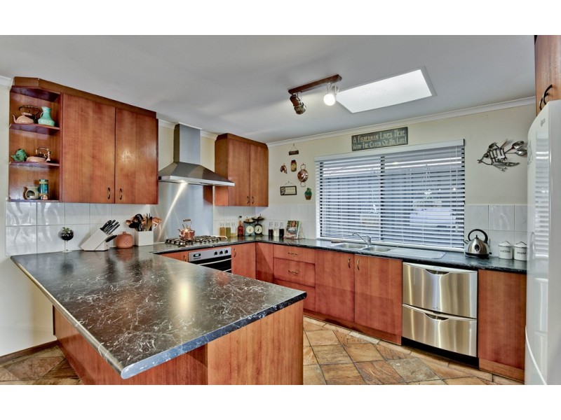 11 Blaxland Avenue, Wynn Vale SA 5127