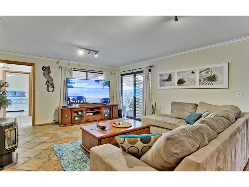 11 Blaxland Avenue, Wynn Vale SA 5127