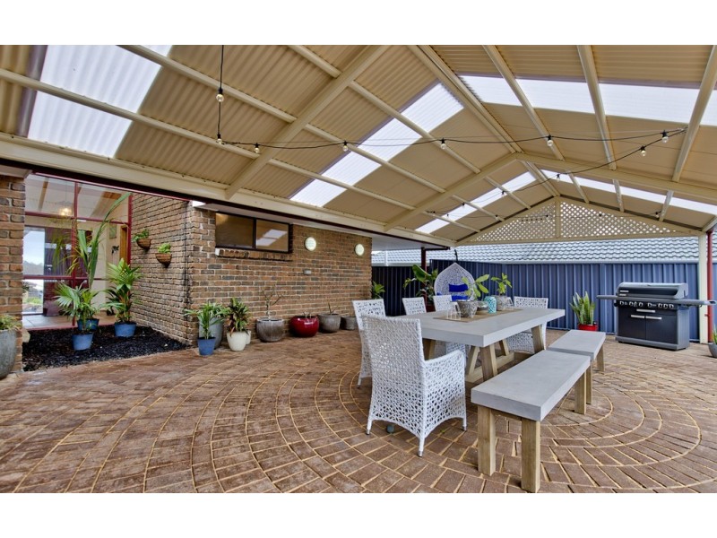 11 Blaxland Avenue, Wynn Vale SA 5127