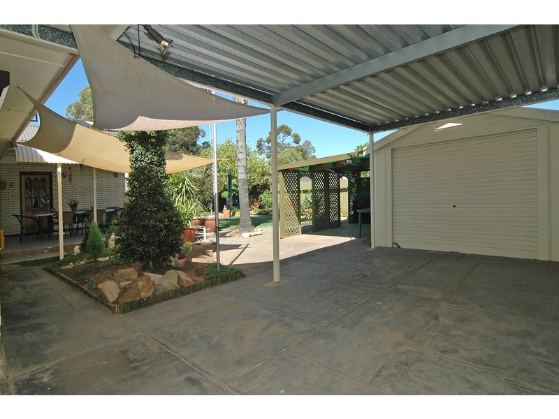 15 Arndell Road, Salisbury Park SA 5109