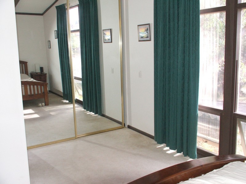 58 Down Drive, Valley View SA 5093