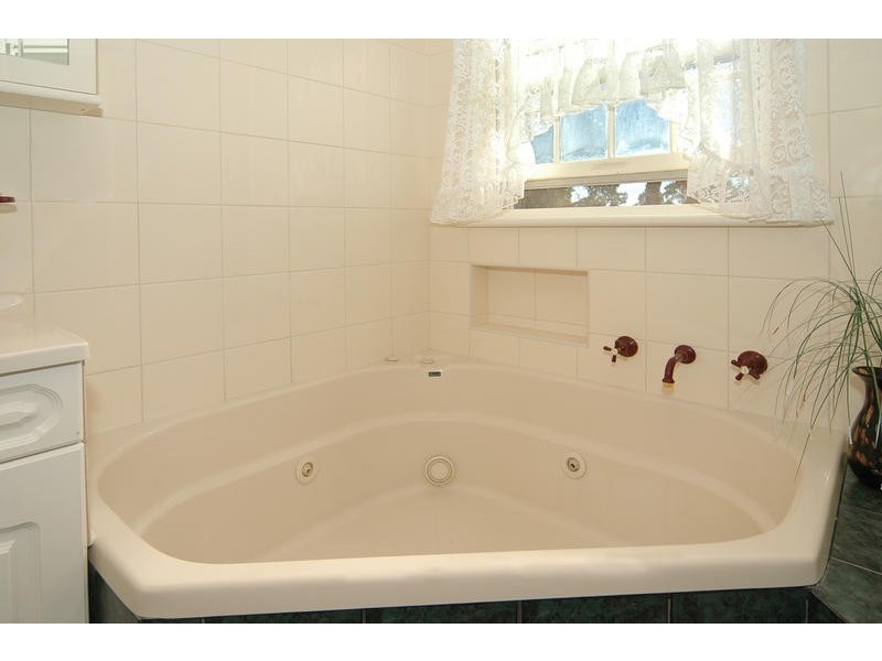 31 Golf Drive, Fairview Park SA 5126