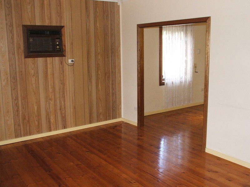 12 St Leonard Crescent, Elizabeth Downs SA 5113