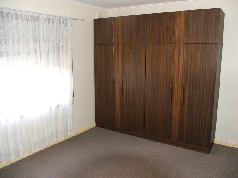 12 St Leonard Crescent, Elizabeth Downs SA 5113