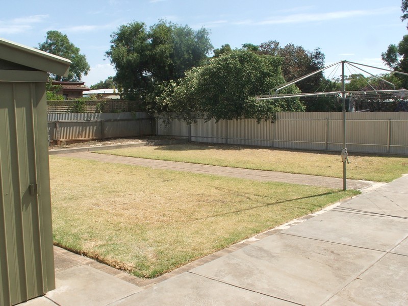 12 St Leonard Crescent, Elizabeth Downs SA 5113