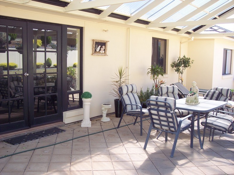 17 Hedgerow Court, Greenwith SA 5125