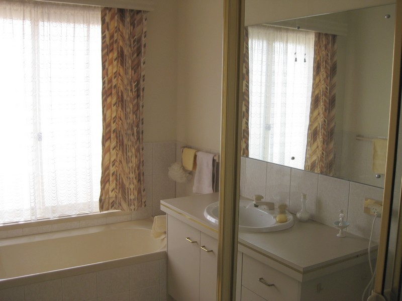 17 St Ives Walk, Paradise SA 5075