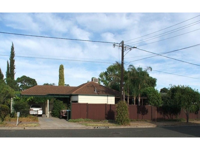 8 Chatsworth Avenue, Valley View SA 5093