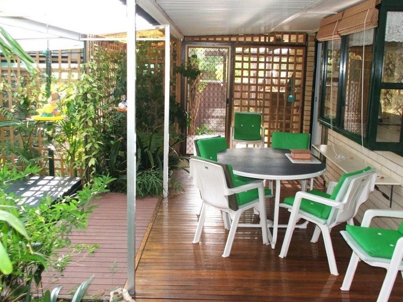 8 Chatsworth Avenue, Valley View SA 5093