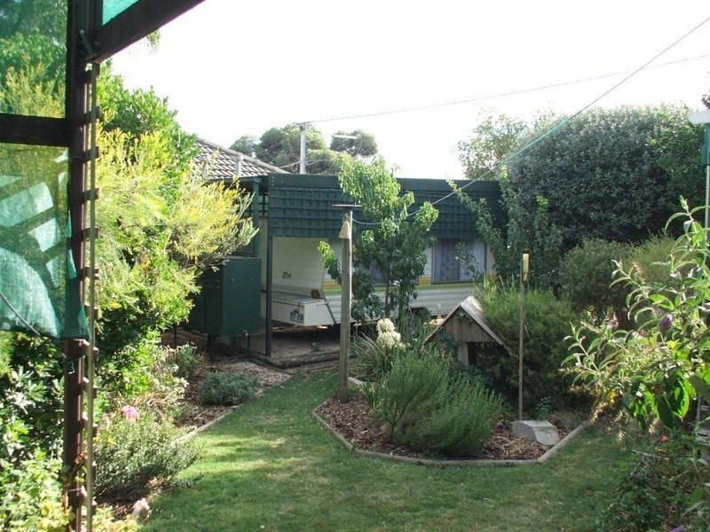 8 Chatsworth Avenue, Valley View SA 5093